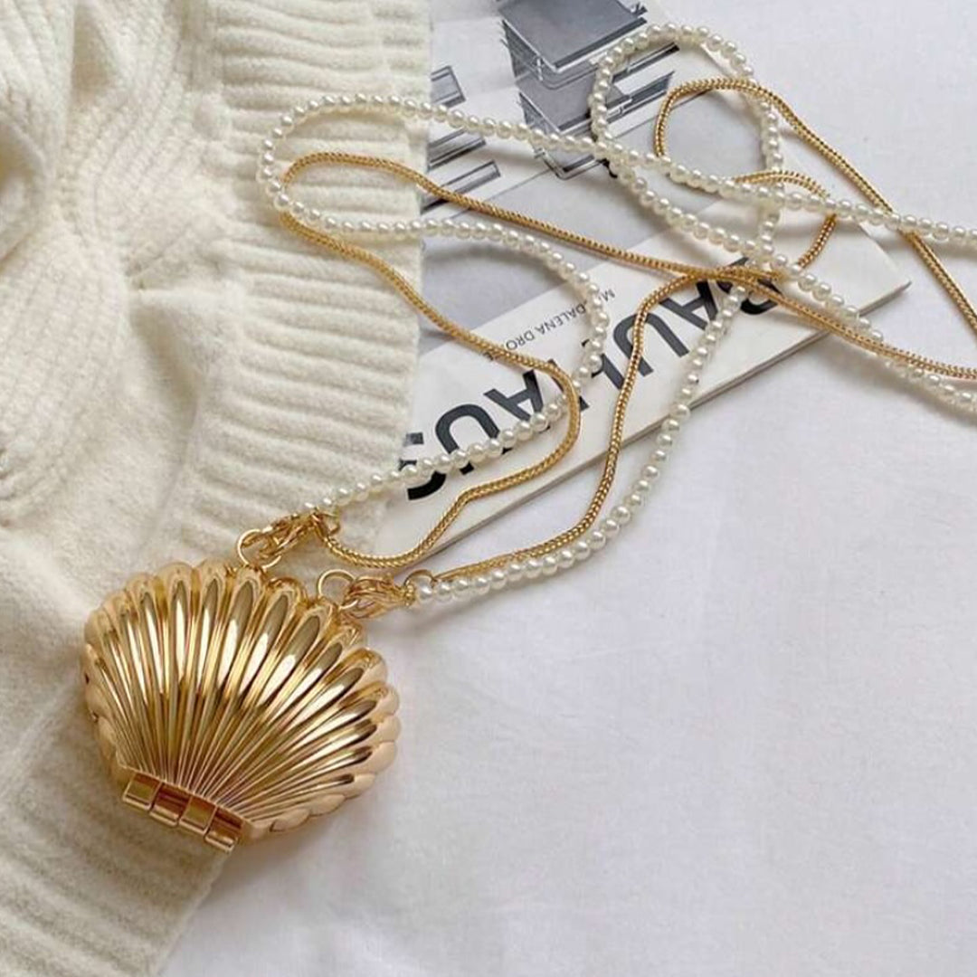 Shell Pendant Handbag