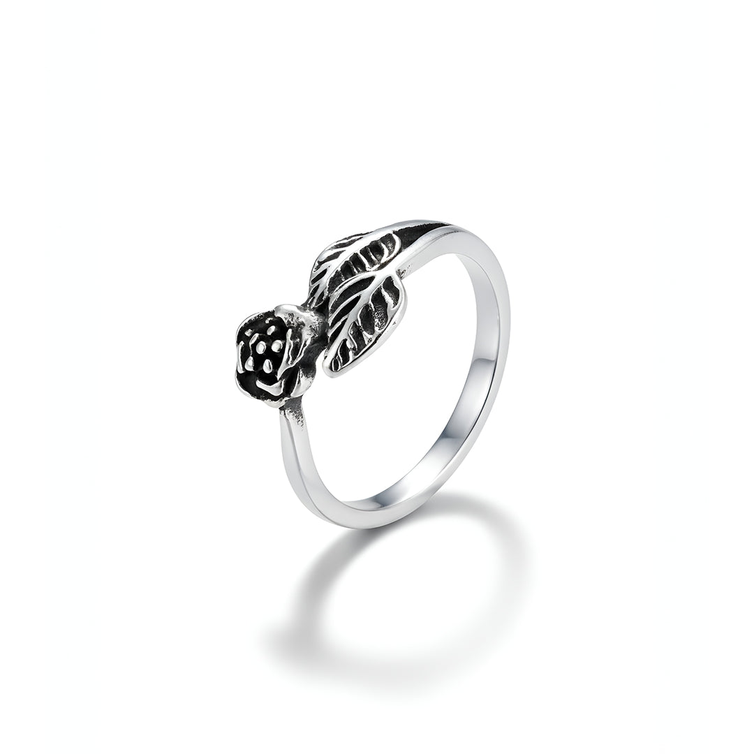 Elegant Floral Leaf Ring