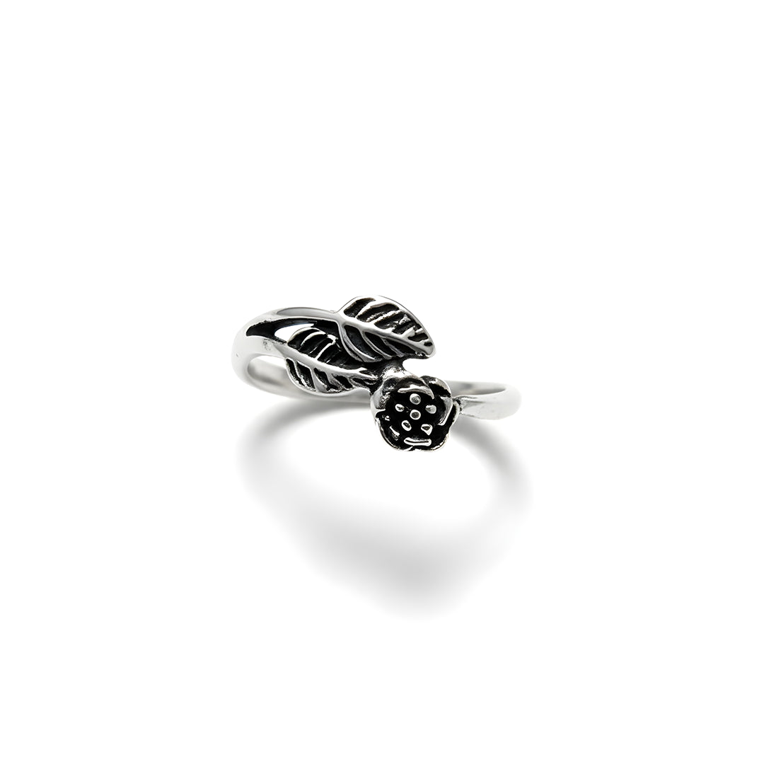 Elegant Floral Leaf Ring