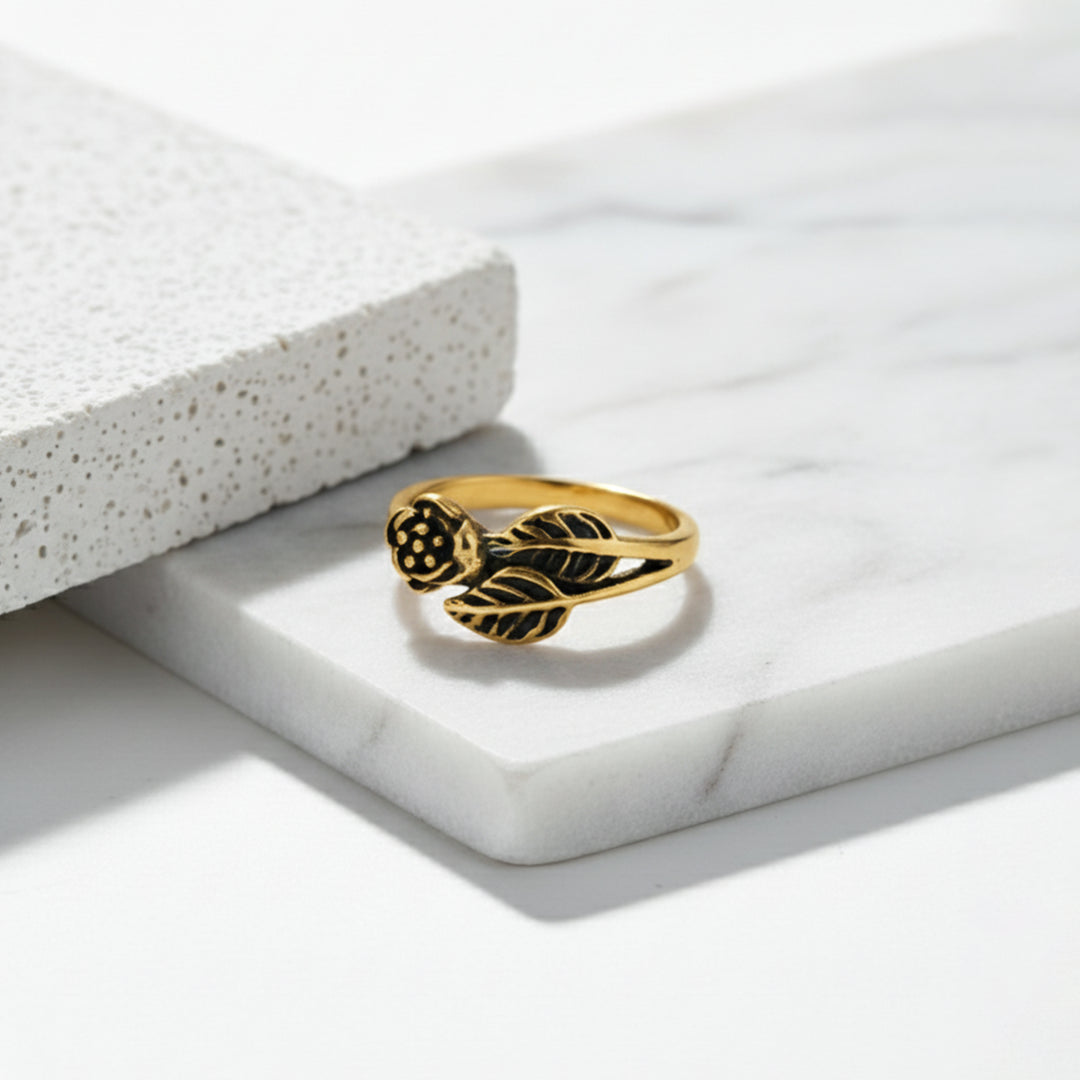 Elegant Floral Leaf Ring